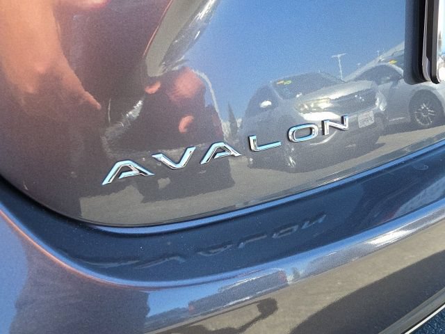 Used 2015 Toyota Avalon XLE Premium w/ Preferred Accessory Package FWD image 12