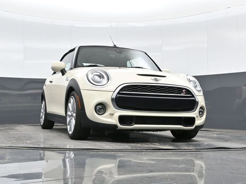 Used 2020 MINI Cooper S image 32