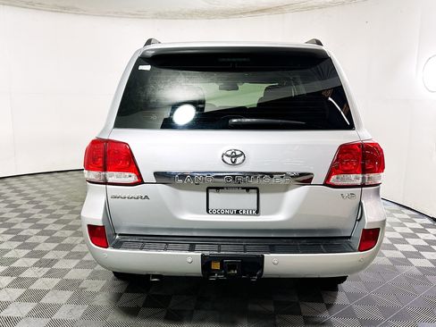 Used 2008 Toyota Land Cruiser image 4