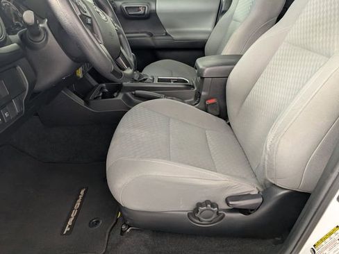 Used 2022 Toyota Tacoma SR AWD/4WD image 12