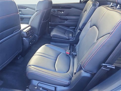 Certified 2025 Honda Pilot TrailSport image 33