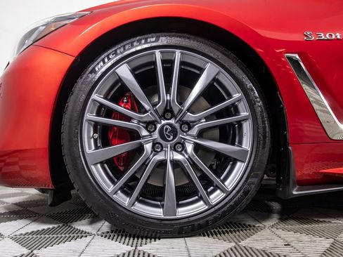 Used 2017 INFINITI Q60 Red Sport 400 RWD image 37