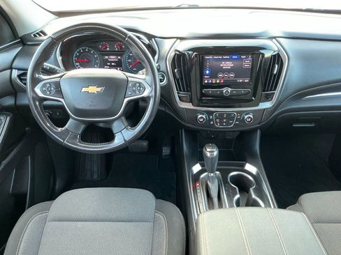 Used 2020 Chevrolet Traverse LT image 17