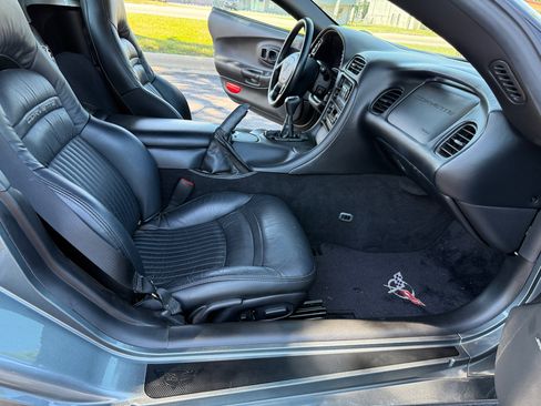 Used 2003 Chevrolet Corvette Convertible w/ Preferred Equipment Group1 image 33