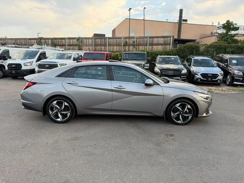 Used 2023 Hyundai Elantra Limited FWD image 8