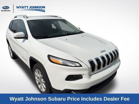 Used 2018 Jeep Cherokee Latitude FWD image 1