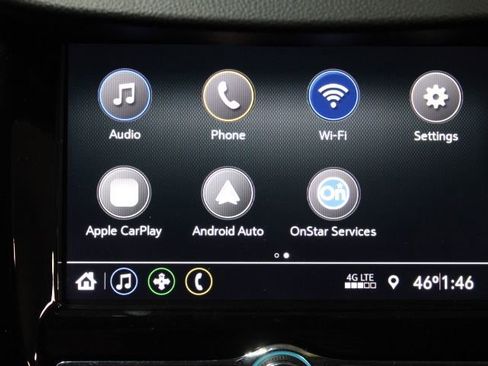 Used 2022 Chevrolet Trax LT w/ LT Convenience Package image 3