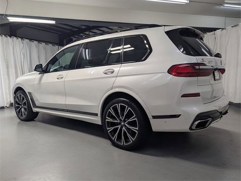 Used 2019 BMW X7 xDrive50i w/ Dynamic Handling Package image 4