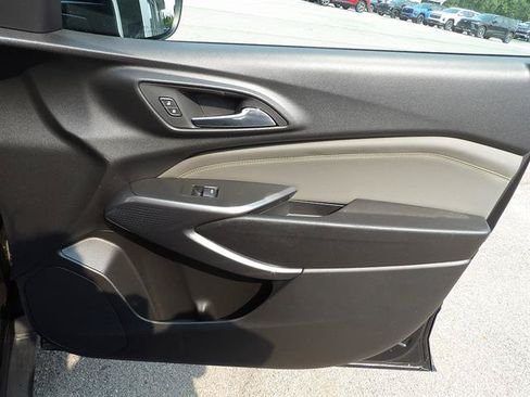Used 2024 Chevrolet Trax ACTIV w/ Sunroof Package FWD image 39