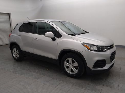Used 2020 Chevrolet Trax LS w/ Tint and Cruise Package image 11