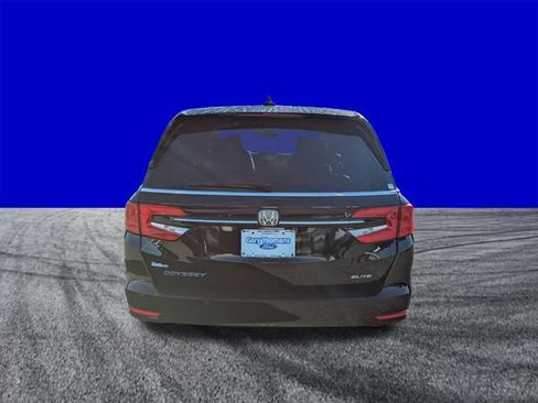 Used 2023 Honda Odyssey Elite image 5