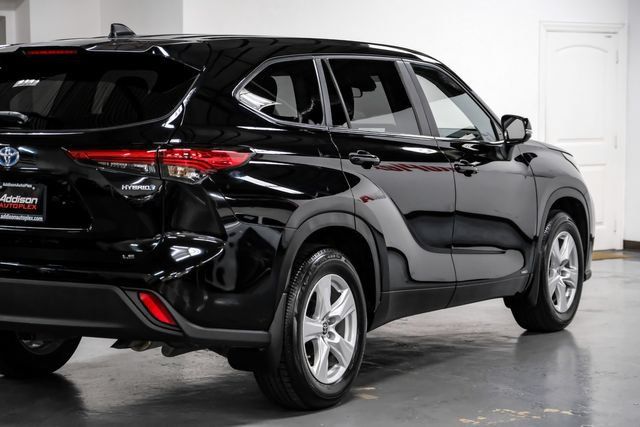 Used 2023 Toyota Highlander LE AWD/4WD image 13