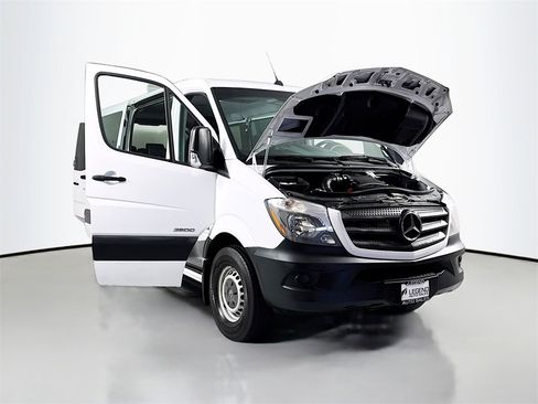 Used 2016 Mercedes-Benz Sprinter 2500 image 18