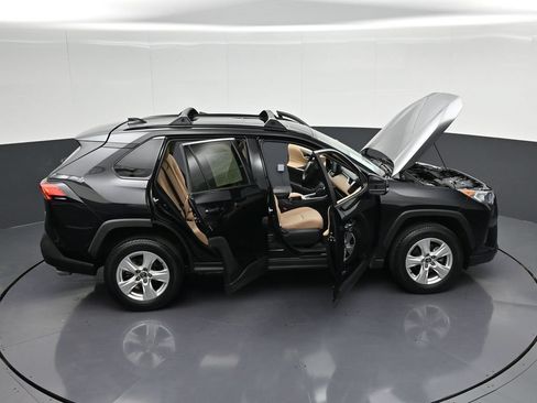 Used 2020 Toyota RAV4 XLE w/ Convenience Package FWD image 40