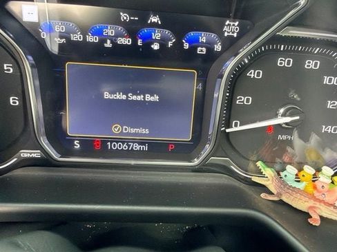 Used 2021 GMC Yukon AT4 w/ AT4 Premium Plus Package AWD/4WD image 5