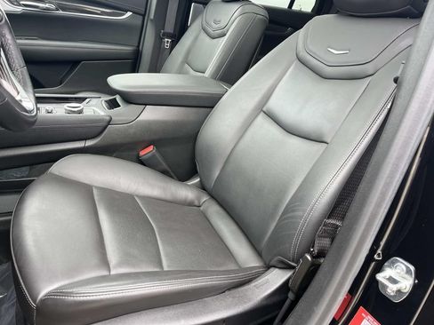 Certified 2025 Cadillac XT6 Sport w/ LPO, Floor Liner Package AWD/4WD image 36