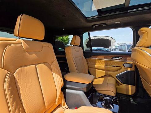 New 2025 Jeep Grand Cherokee L Summit image 15