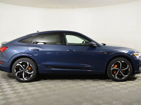 Certified 2022 Audi e-tron Premium Plus w/ Premium Plus Package image 7