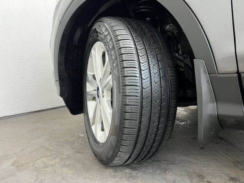 Used 2018 Ford Escape SE image 29