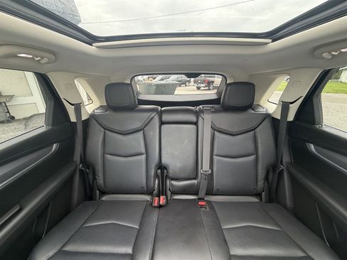 Used 2017 Cadillac XT5 Luxury FWD image 16