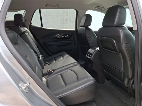 Used 2024 GMC Terrain SLT AWD/4WD image 13