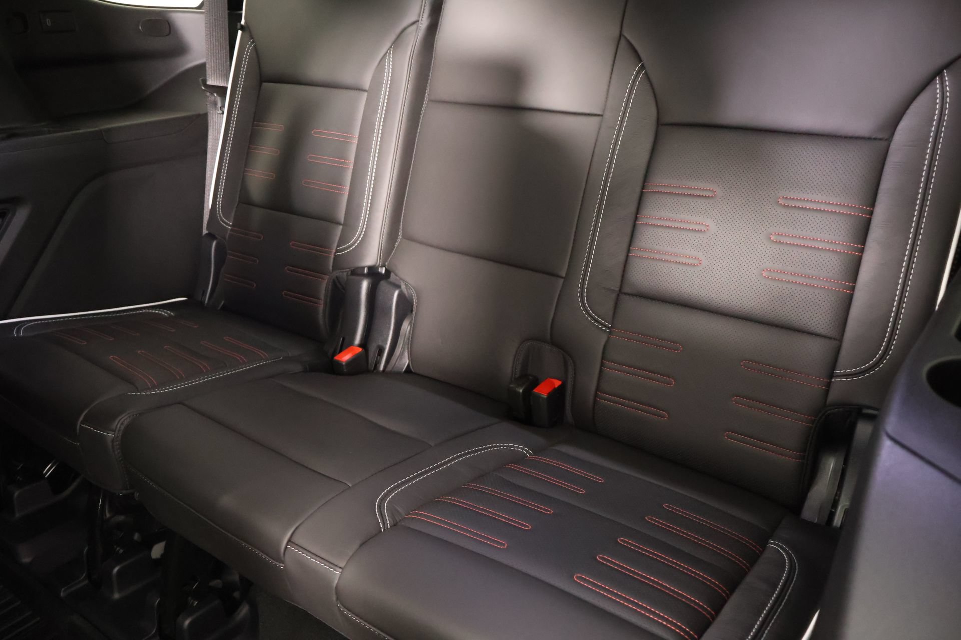 Used 2026 GMC Yukon AT4 Ultimate w/ LPO, Floor Liner Package AWD/4WD image 13