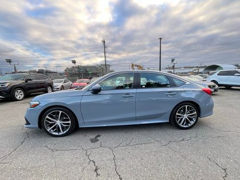 Used 2022 Honda Civic Touring image 5