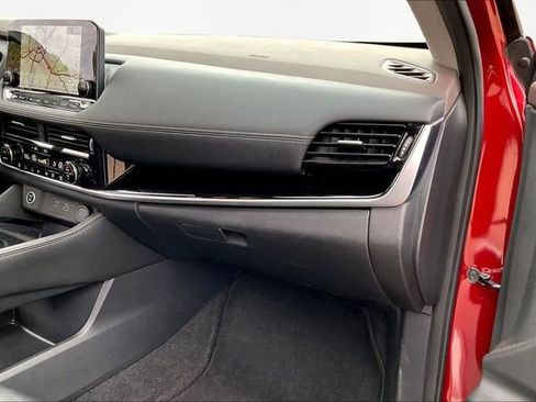 Used 2023 Nissan Rogue SL w/ SL Premium Package image 18