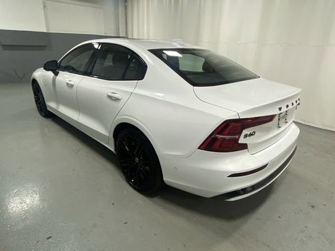 Used 2024 Volvo S60 T8 Ultimate image 2