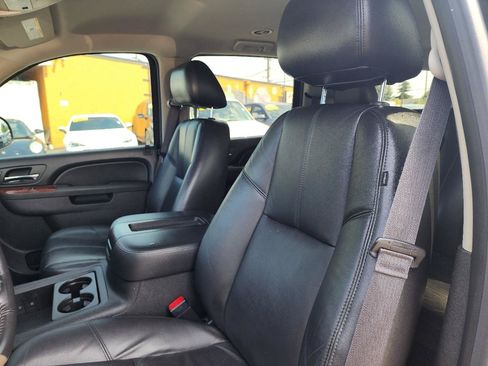 Used 2013 Chevrolet Suburban LT w/ Luxury Package AWD/4WD image 16