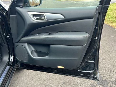 Used 2018 Nissan Pathfinder SL w/ Cargo Package image 20