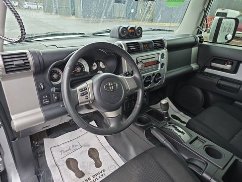 Used 2007 Toyota FJ Cruiser 2WD image 22