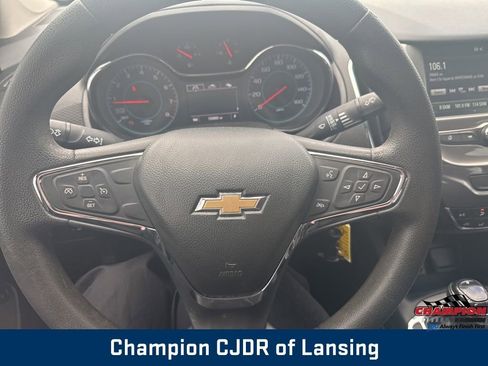 Used 2016 Chevrolet Cruze LT image 22