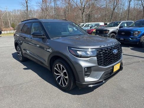 Certified 2025 Ford Explorer ST-Line AWD/4WD image 10
