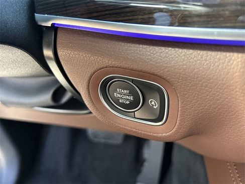 Used 2025 Mercedes-Benz GLE 350 4MATIC image 30