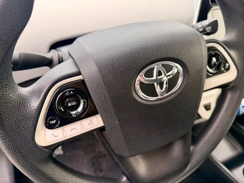 Used 2016 Toyota Prius Two image 11