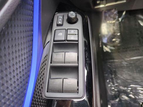 Certified 2020 Toyota C-HR XLE FWD image 21