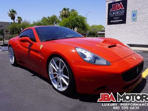 Used 2014 Ferrari California RWD image 30