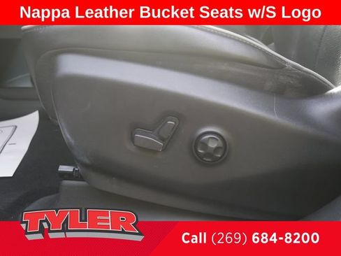 Used 2023 Chrysler Pacifica Limited w/ Uconnect Theater Family Group FWD image 24