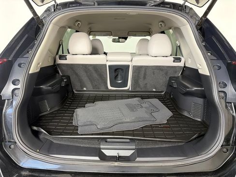 Used 2019 Nissan Rogue SL AWD/4WD image 27