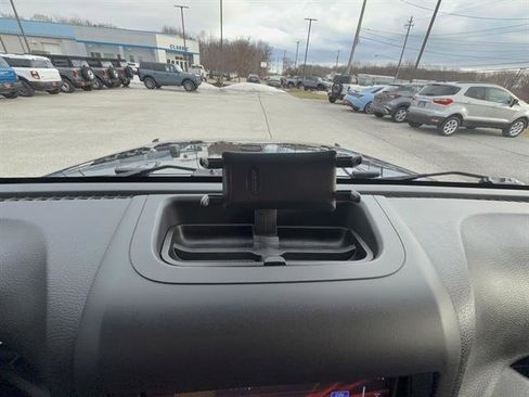 Used 2018 Jeep Wrangler Unlimited Sport image 13