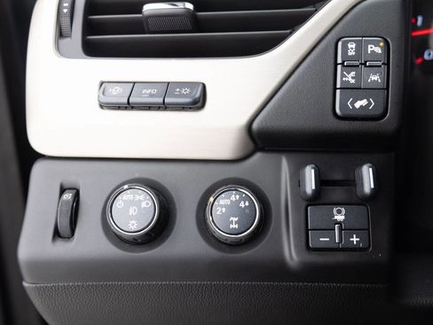 Used 2016 GMC Yukon Denali w/ Open Road Package image 43