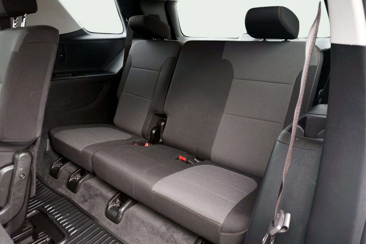 Used 2020 Chevrolet Traverse LS FWD image 19