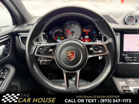 Used 2018 Porsche Macan S image 30