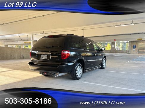 Used 2006 Chrysler Town & Country Touring w/ Trailer Tow Prep Group FWD image 14