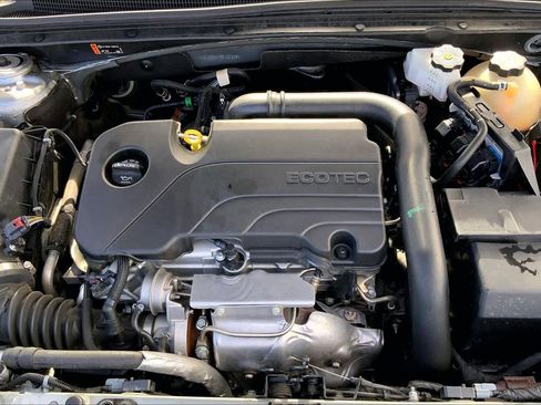 Used 2024 Chevrolet Malibu LT image 32