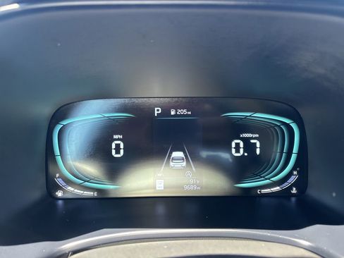 Used 2025 Kia Soul LX w/ LX Technology Package FWD image 20