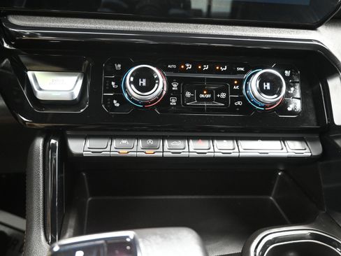 Used 2022 GMC Sierra 1500 AT4 w/ AT4 Preferred Package image 24