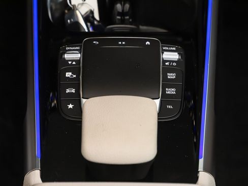 Certified 2022 Mercedes-Benz GLB 250 4MATIC image 17