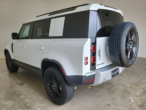 Used 2025 Land Rover Defender 110 S AWD/4WD image 7